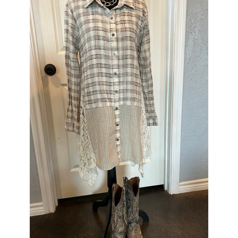 A’REVE Mixed Media Plaid & Lace Tunic Shirt | Boho Western | Size Medium - Picture 9 of 11